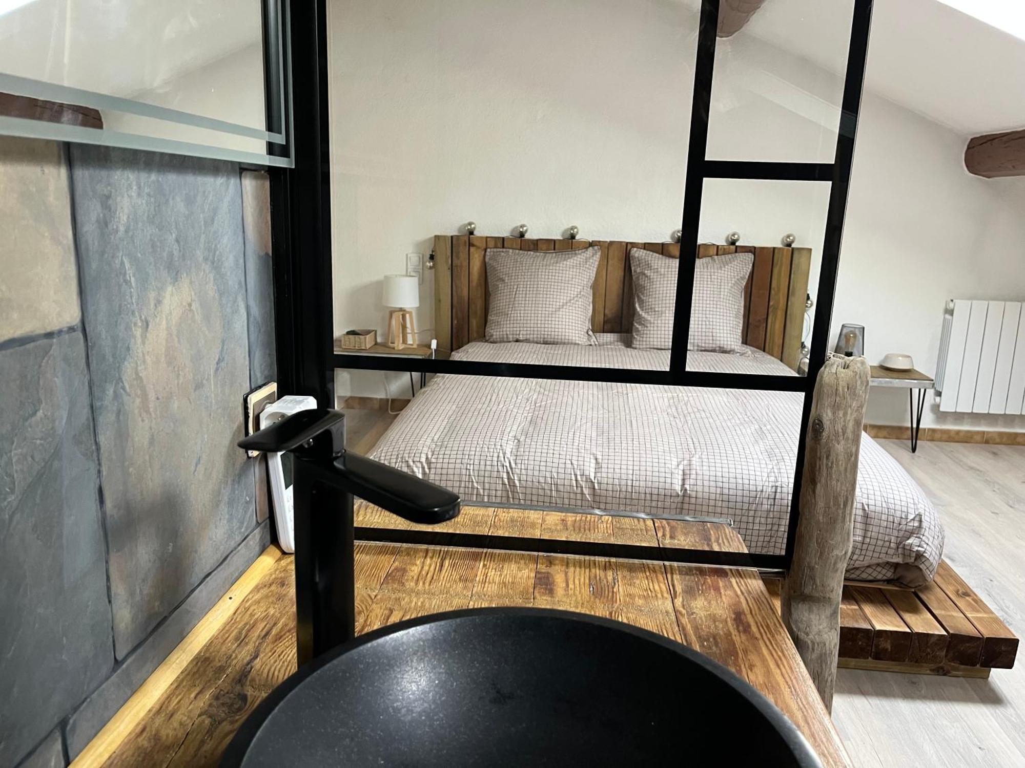 Duplex Lumineux Sur Gde Terrasse, Balneo Double, Parking Prive, Clim, Local Velos Entraigues-sur-la-Sorgue المظهر الخارجي الصورة