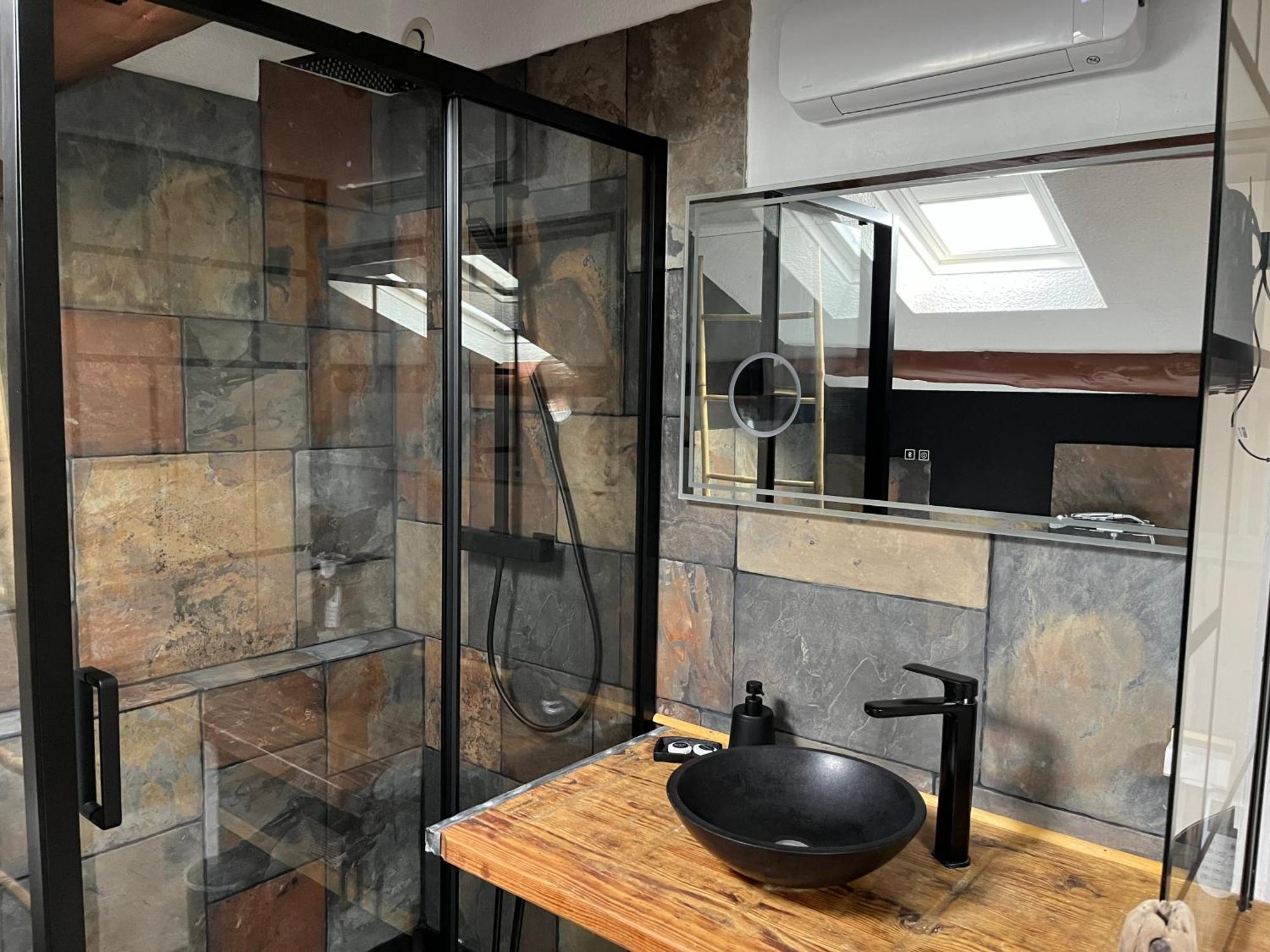 Duplex Lumineux Sur Gde Terrasse, Balneo Double, Parking Prive, Clim, Local Velos Entraigues-sur-la-Sorgue المظهر الخارجي الصورة