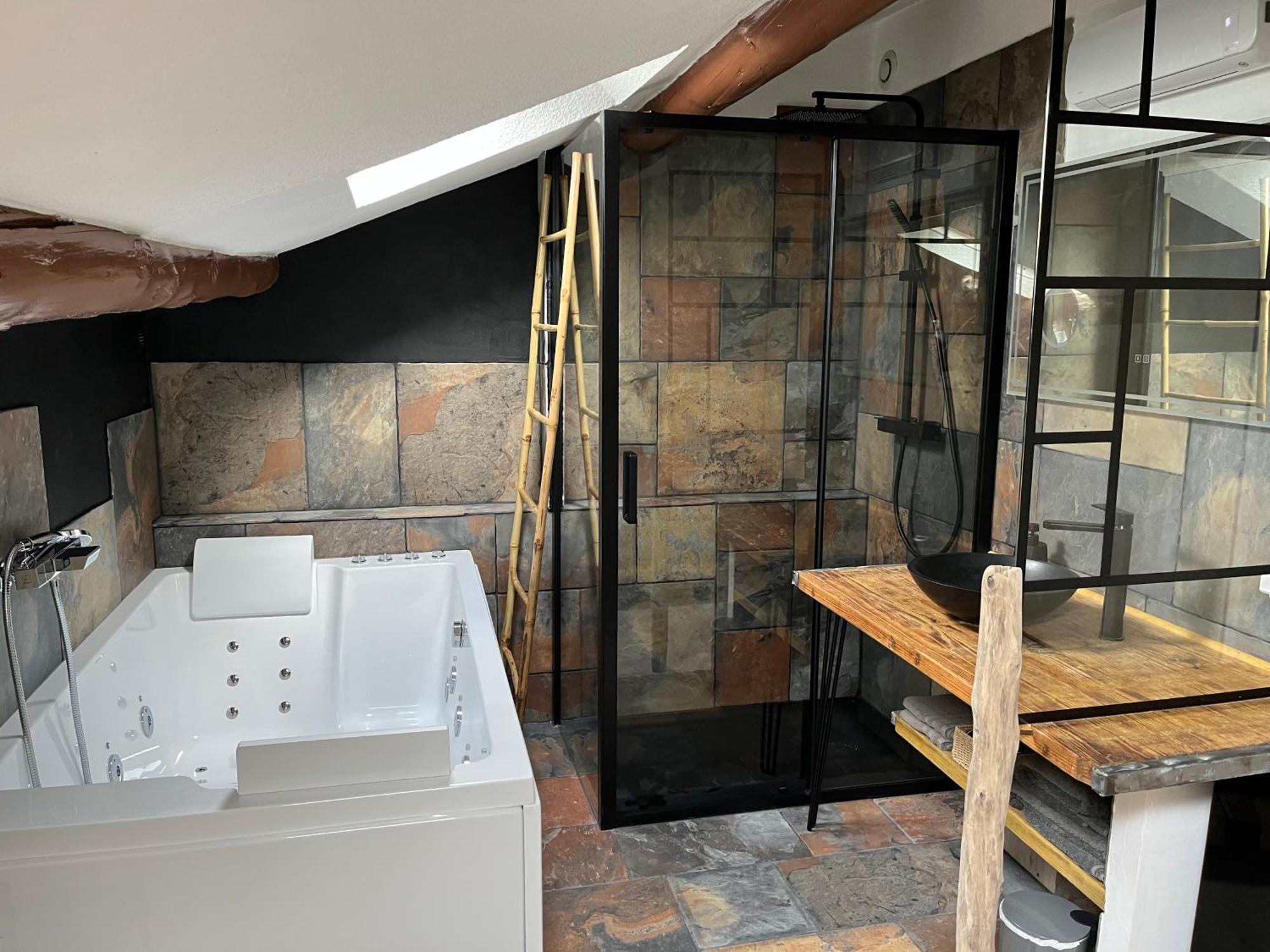 Duplex Lumineux Sur Gde Terrasse, Balneo Double, Parking Prive, Clim, Local Velos Entraigues-sur-la-Sorgue المظهر الخارجي الصورة